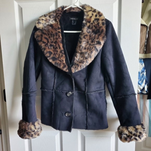 Venus coat - Picture 1 of 5